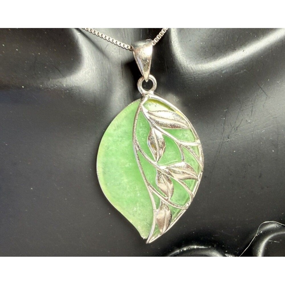 925 Sterling Silver Green Jade Leaf Pendant Necklace Openwork Leaves